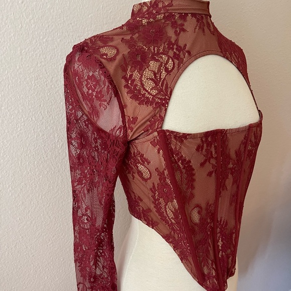 Super Sexy Burgundy lace top with peak hole, long sleeves with ruffles - Picture 2 of 7